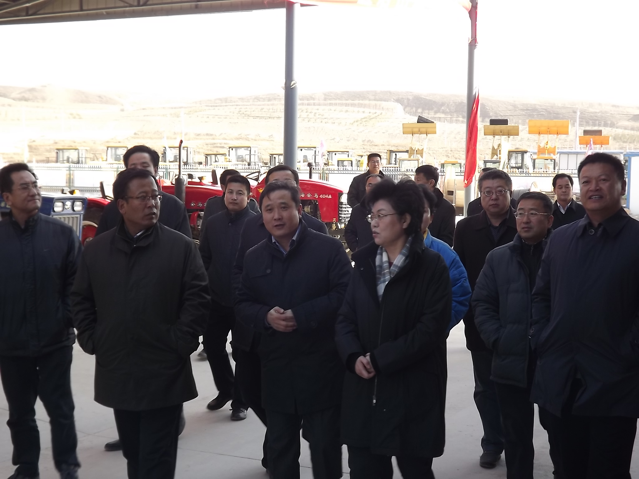 2012年11月28日，自治区党委常委、政府副主席刘慧在马汉成市长陪同下到固原农资城视察。