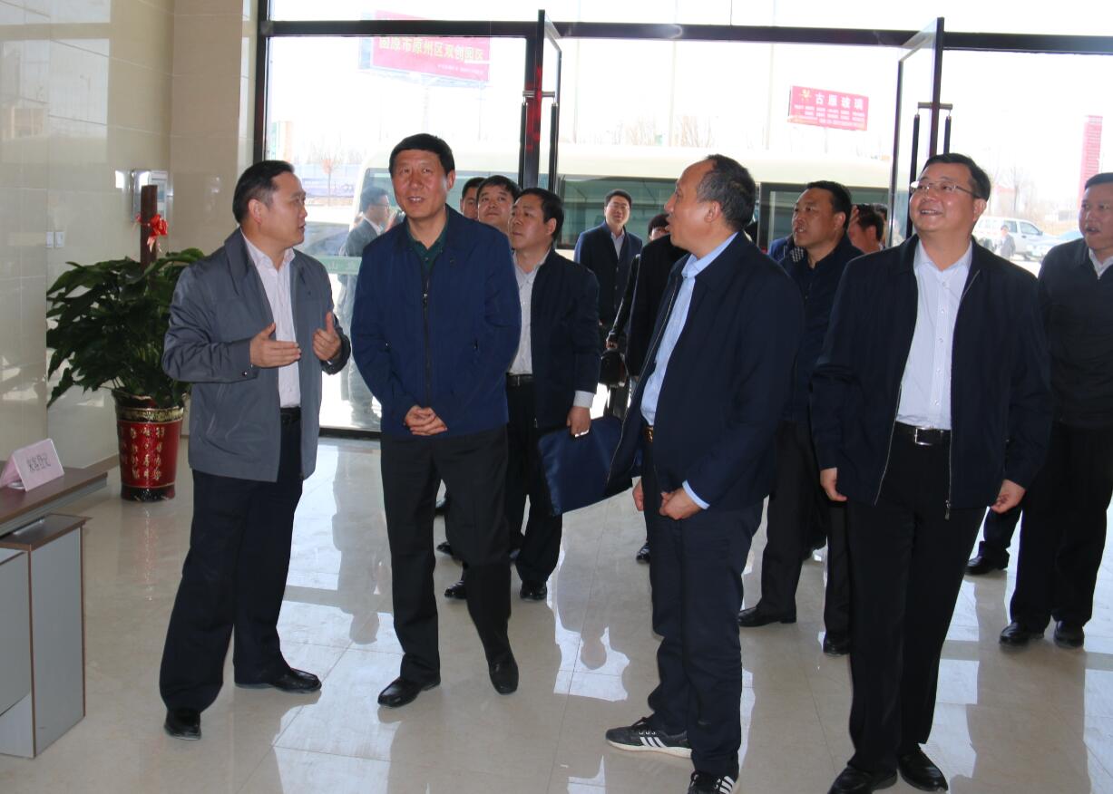 自治区常委固原市委常委市委书记纪峥一行视察六盘山创客汇